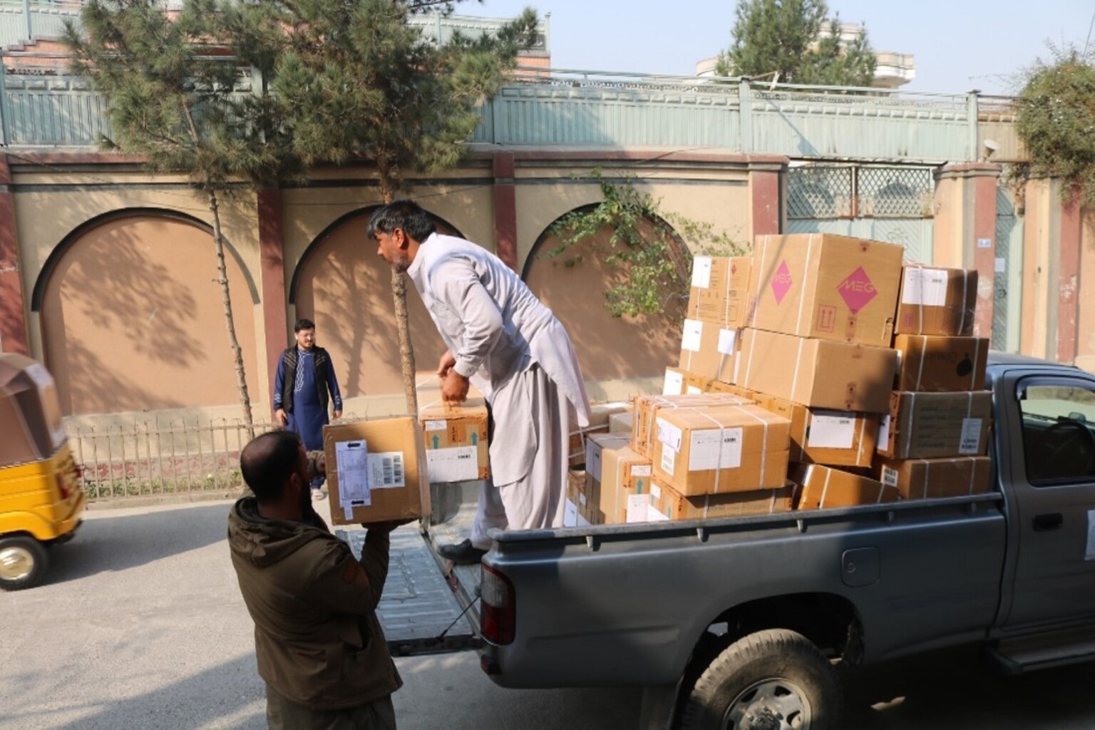 Supply of medicine to HFs